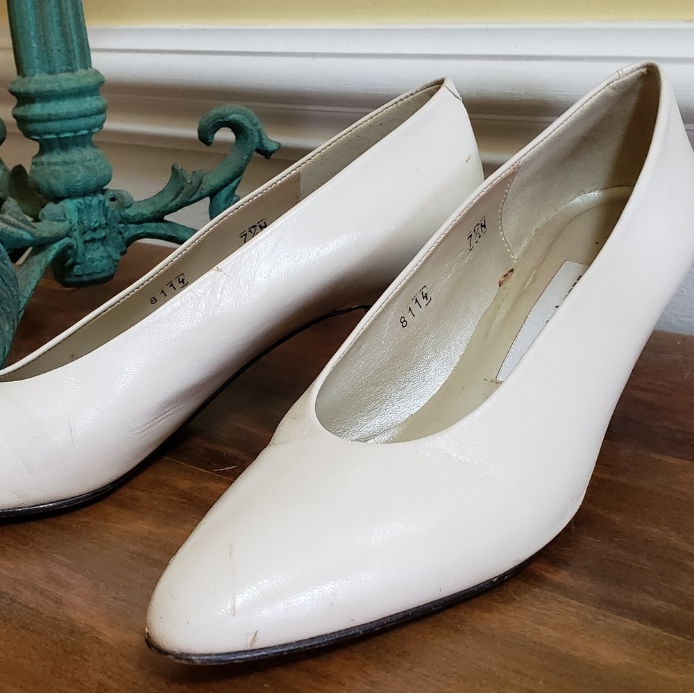 ♥️3 for $10 Liz Claiborne Pumps